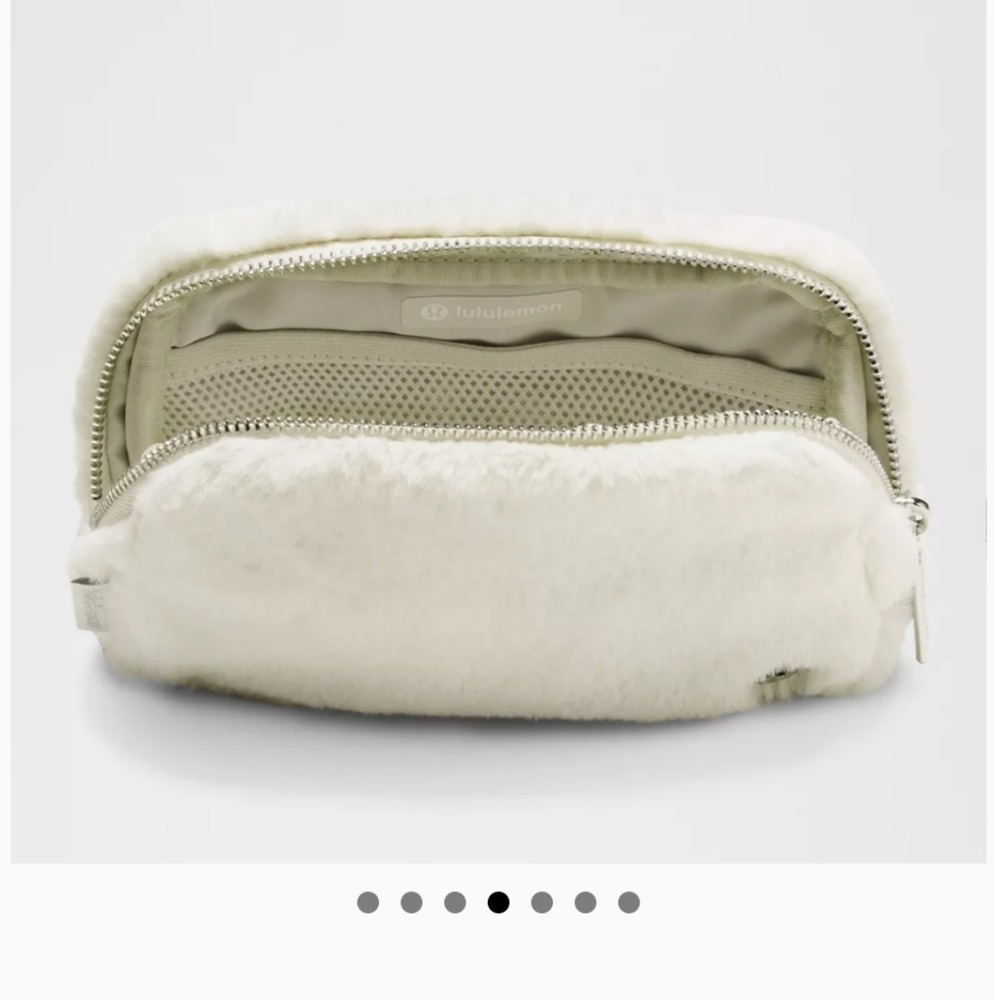 Lululemon everyday belt bag Plush Fleece in shade Bone/Gilbert- New with Tags